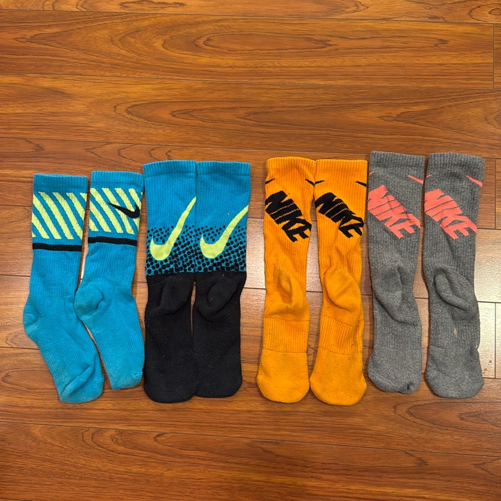 Nike Kids medium Dri-fit socks